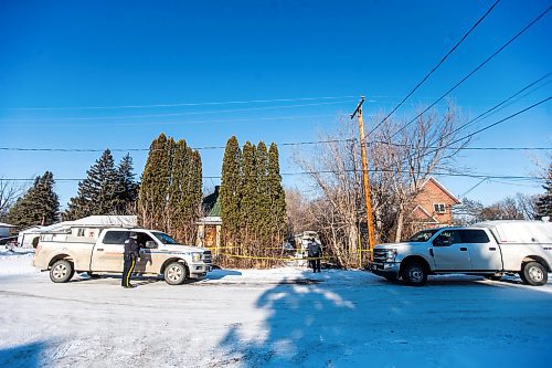 MIKAELA MACKENZIE / WINNIPEG FREE PRESS

Police investigate a scene where human remains were found in Oakville, Manitoba on Wednesday, Dec. 22, 2021. For Chris Kitching story.
Winnipeg Free Press 2021.