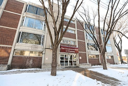 RUTH BONNEVILLE / WINNIPEG FREE PRESS
 
Local - Convalescent Home of Winnipeg

Photo of the Convalescent Home of Winnipeg. 

For Christmas feature on how this PCH is adapting to their second pandemic Christmas.

Dec 22nd,  2021
