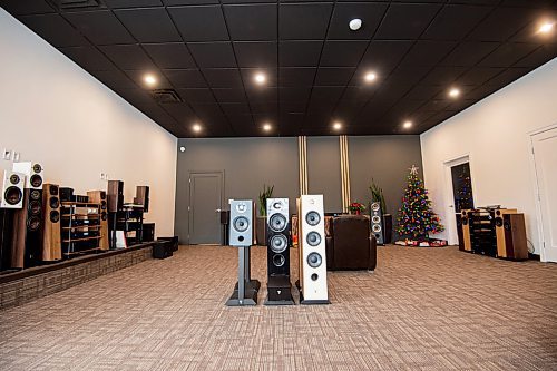 Mike Sudoma / Winnipeg Free Press
Creative Audio&#x2019;s showroom
December 23, 2021 