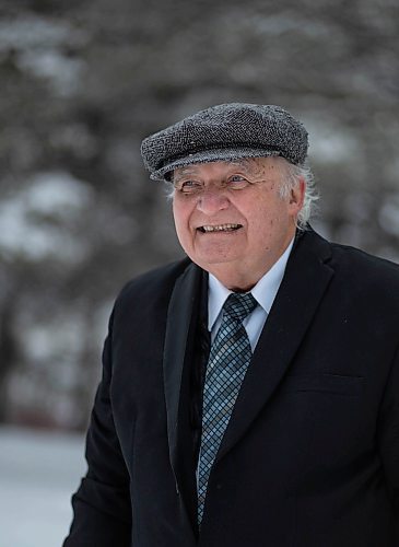 JESSICA LEE / WINNIPEG FREE PRESS

Ron Paley poses for a photo on December 23, 2021 at St. Vital Park in Winnipeg.










