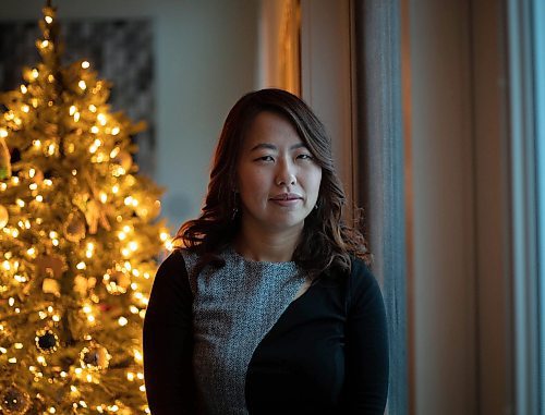 JESSICA LEE / WINNIPEG FREE PRESS

Liz Choi, CEO of Education Group Canada is photographed at her home on December 27, 2021.









