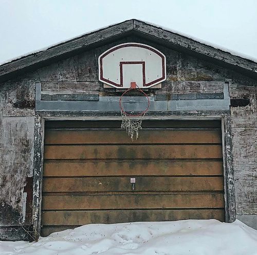 BEN WALDMAN / WINNIPEG FREE PRESS

Basketball hoops - for Waldman feature
Hang in there, this North End net tells me.

Winnipeg Free Press - 2021


