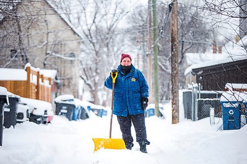 MIKAELA MACKENZIE / WINNIPEG FREE PRESS

Chantale Garand poses for a portrait while shovelling in West Broadway in Winnipeg on Tuesday, Dec. 28, 2021. Garand is organizing free shovelling in the neighbourhood, with donations going to Sunshine House. For Bryce story.
Winnipeg Free Press 2021.