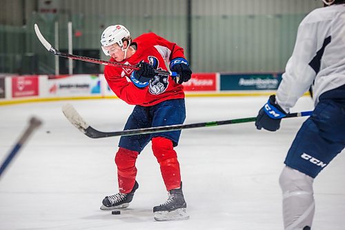 MIKAELA MACKENZIE / WINNIPEG FREE PRESS

Leon Gawanke (9) at Manitoba Moose practice at the BellMTS Iceplex in Winnipeg on Wednesday, Dec. 29, 2021. For Jason Bell story.
Winnipeg Free Press 2021.