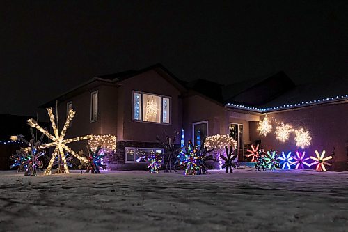 A Christmas light display on Woodlands Drive. (Chelsea Kemp/The Brandon Sun)