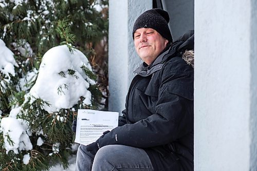 MIKAELA MACKENZIE / WINNIPEG FREE PRESS

Richard Kippen, a landlord who is so far on the hook for a tenantsՠunpaid water bill, poses for a portrait with a letter from the city in Winnipeg on Wednesday, Jan. 5, 2022. For Joyanne story.
Winnipeg Free Press 2021.