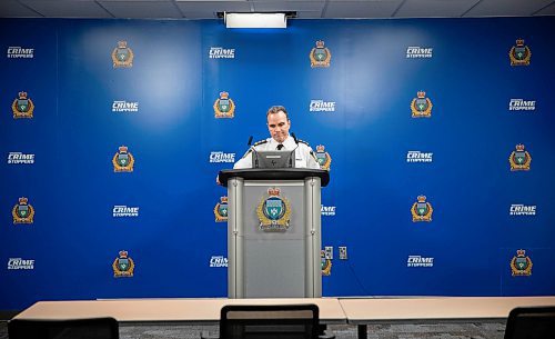 JESSICA LEE / WINNIPEG FREE PRESS

Police chief Danny Smyth gives a mostly virtual press conference on January 5, 2022 at Winnipeg Police headquarters.

Reporter: Chris









