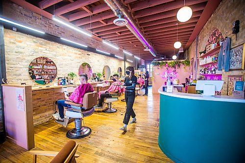 MIKAELA MACKENZIE / WINNIPEG FREE PRESS

Good Fortune Barbershop in Winnipeg on Friday, Jan. 7, 2022. For Dave Sanderson story.
Winnipeg Free Press 2022.