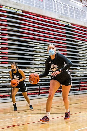 MIKAELA MACKENZIE / WINNIPEG FREE PRESS

Keylyn Filewich at U of W women&#x573; basketball team practice in Winnipeg on Monday, Jan. 10, 2022. For Mike Sawatzky story.
Winnipeg Free Press 2022.