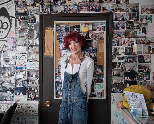 JESSICA LEE / WINNIPEG FREE PRESS

Sandy Doyle, owner of Blondie’s Burgers is photographed on January 11, 2022 in her restaurant which is closing after 31 years.

Reporter: Dave










