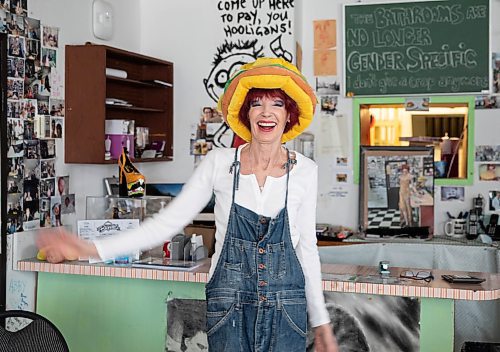 JESSICA LEE / WINNIPEG FREE PRESS

Sandy Doyle, owner of Blondie&#x2019;s Burgers is photographed on January 11, 2022 in her restaurant which is closing after 31 years. She sold the hamburger hat which is on her head to the next owner, along with other equipment in her kitchen.

Reporter: Dave







