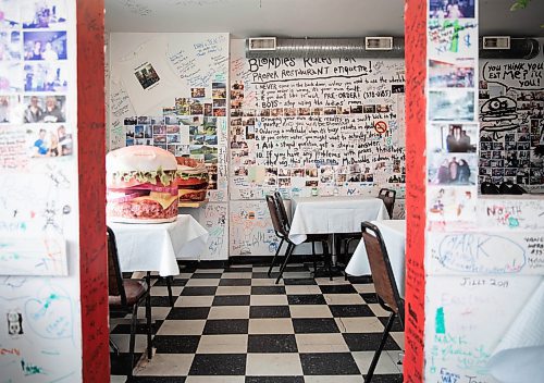 JESSICA LEE / WINNIPEG FREE PRESS

The interior of Blondie&#x2019;s Burgers is photographed on January 11, 2022.

Reporter: Dave









