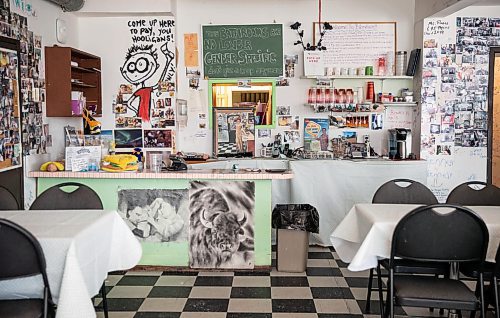 JESSICA LEE / WINNIPEG FREE PRESS

The interior of Blondie&#x2019;s Burgers is photographed on January 11, 2022.

Reporter: Dave









