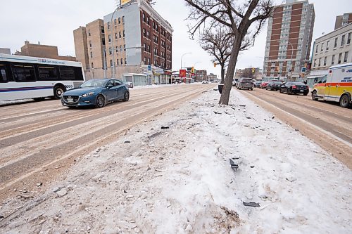 Mike Sudoma / Winnipeg Free Press
A median at Portage and Furby St littered with tire tracks and scattered car parts 
January 11, 2022