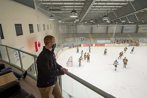 Mike Sudoma / Winnipeg Free Press
Hockey referee and author of &#x201c;How to Referee Hockey&#x201d;, Mitchell Jeffrey, watching a beer league game at the MTS Iceplex Tuesday evening.
January 11, 2022
