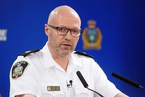 MIKE DEAL / WINNIPEG FREE PRESS
Winnipeg Police Inspector Elton Hall of the Organized Crime Unit speaks about Operation Phoenix during a press conference at Winnipeg Police Headquarters Thursday morning.
See Erik Pindera story
220113 - Thursday, January 13, 2022.