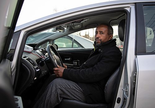 JESSICA LEE / WINNIPEG FREE PRESS

Duffy's Taxi driver Fitsum Ghebrehet, 48, was stabbed on Christmas Eve by an irate passenger. He poses for a photo on January 13, 2022 near the Unicity Taxi Company.

Reporter: Erik








