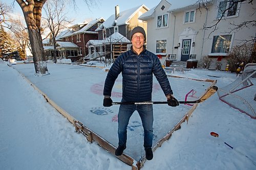 MIKE DEAL / WINNIPEG FREE PRESS
John Minkevich, one of the parents that set up a giant home rink that extends across three front yards on Harvard Avenue.
See Malak Abas story
220114 - Friday, January 14, 2022.