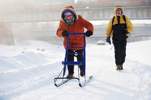 JOHN WOODS / WINNIPEG FREE PRESS
Viola and Dan Prowse, kick sledding enthusiasts, are photographed using their Esla T7 sled on the trails at the Forks Tuesday, January 18, 2022. The couple use their purpose built sled to explore the city.

Re: Wasney