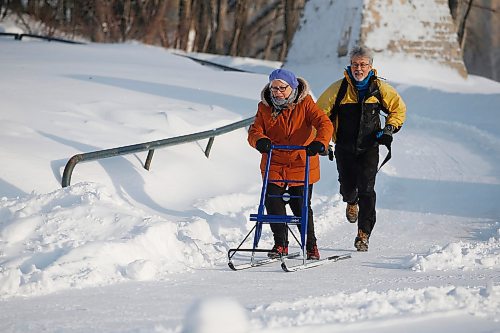 JOHN WOODS / WINNIPEG FREE PRESS
Viola and Dan Prowse, kick sledding enthusiasts, are photographed using their Esla T7 sled on the trails at the Forks Tuesday, January 18, 2022. The couple use their purpose built sled to explore the city.

Re: Wasney