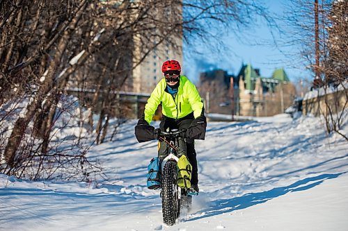 MIKAELA MACKENZIE / WINNIPEG FREE PRESS

Daniel Perry, who recently finished a 160 mile winter endurance cycling race, rides his bike in Winnipeg on Wednesday, Jan. 19, 2022. For Ben Waldman story.
Winnipeg Free Press 2022.