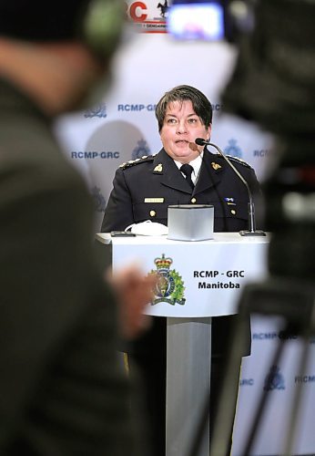 RUTH BONNEVILLE / WINNIPEG FREE PRESS

Local. RCMP

Assistant Commissioner Jane Maclatchy, Commanding Officer of &#x201c;D&#x201d; Division, RCMP, holds a Media Advisory - regarding an ongoing investigation near the Canada/U.S. border, at RCMP headquarters on Thursday. 

On January 19th, 2022, around 1:30pm RCMP officers found the bodies of four individuals, an adult male, an adult female, an infant and a male in his teens (12 metes away from other 3), located on the Canadian side of the border, appro. 10km east of Emerson.  The reason they were there or their nationalities is not yet known. 

See story for more details.  


Jan 19th,  20227