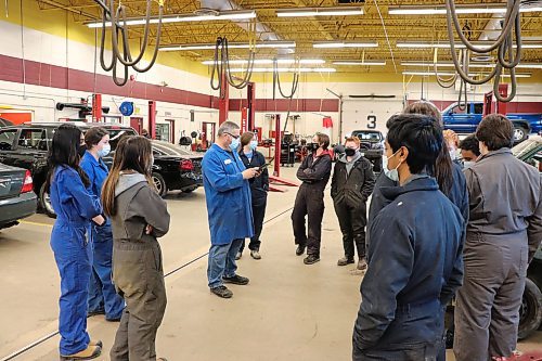 Automotive technology teacher Trent Sloane takes attendance on Thursday morning just as his class at Crocus Plains Regional Secondary School is about to get underway. (Kyle Darbyson/The Brandon Sun) 