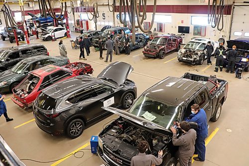 Crocus Plains Regional Secondary School students work on various automotive assignments and tasks at the school's Automotive Technology department on Thursday morning. (Kyle Darbyson/The Brandon Sun)