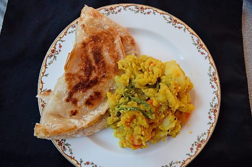 AV KITCHING / WINNIPEG FREE PRESS

Cheat&#x573; vegetable sambar with paratha