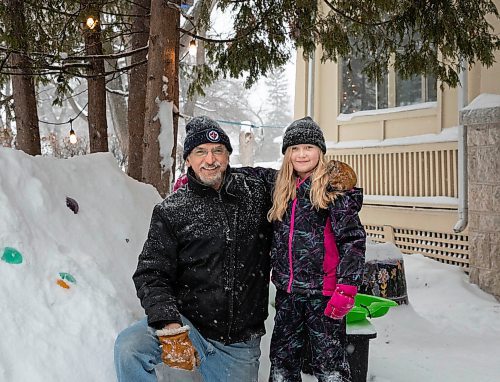 JESSICA LEE / WINNIPEG FREE PRESS

Kaya Raimbault (right) and Maurice &quot;Mo&quot; Barriault, neighbours who formed an unlikely friendship, are photographed on January 21, 2022 at the ice castle they built.

Reporter: Melissa





