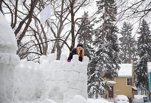 JESSICA LEE / WINNIPEG FREE PRESS

Kaya Raimbault is photographed at the ice castle she built with the help of her neighbour Maurice &quot;Mo&quot; Barriault on January 21, 2022.

Reporter: Melissa




