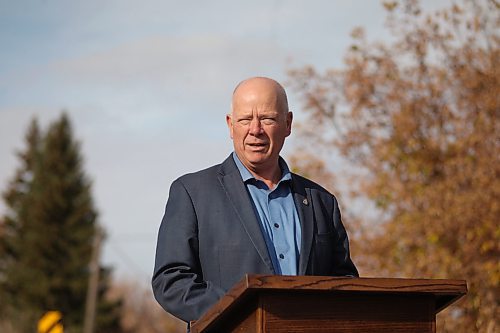 Brandon Sun Riding Mountain Progressive Conservative MLA Greg Nesbitt speaks during Tuesday&#x2019;s media event on Provincial Road 257 at the southeast outskirts of Virden. (Tyler Clarke/The Brandon Sun)