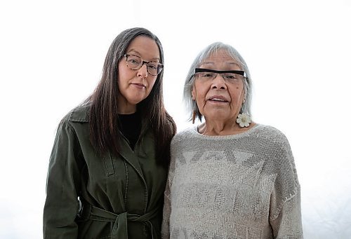 JESSICA LEE / WINNIPEG FREE PRESS

Roberta Stout (left) and her mom Madeleine Dion Stout are photographed at Roberta&#x2019;s home on January 26, 2022. Roberta&#x2019;s dad and Madeleine&#x2019;s husband, Bob, was diagnosed with Alzheimer&#x2019;s about three years ago.

Reporter: Sabrina





