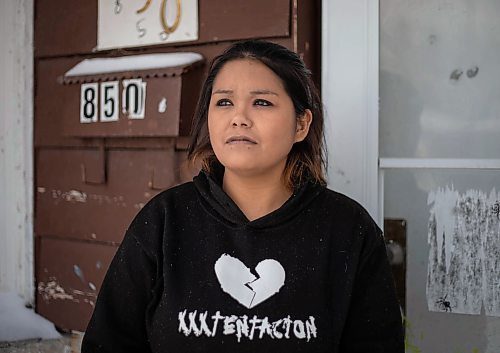 JESSICA LEE / WINNIPEG FREE PRESS

Kyetta Fontaine poses for a portrait on January 26, 2022 in front of her home.

Reporter: Dylan






