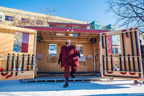 MIKAELA MACKENZIE / WINNIPEG FREE PRESS

Al Simmons performs in Sounds Crazy Caboose (his 2022 warming hut) at The Forks in Winnipeg on Thursday, Jan. 27, 2022. Standup.
Winnipeg Free Press 2022.