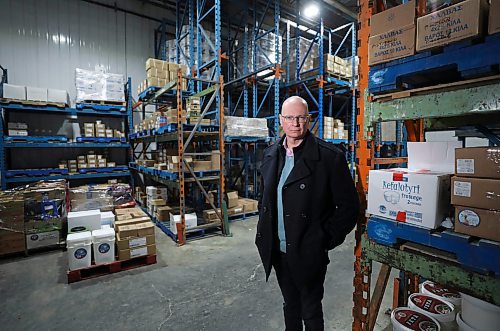 RUTH BONNEVILLE / WINNIPEG FREE PRESS

 BIZ - de nardi

Tom De Nardi, co-head of Mondo Foods and Piazza De Nardi at his storage facility for Mondo Foods where they are beginning to see some shortages due to supply chain issues. 
&#x2028;
Gabby Pich&#xe9; story.

Jan 27th,  2022



Jan 27th,  2022