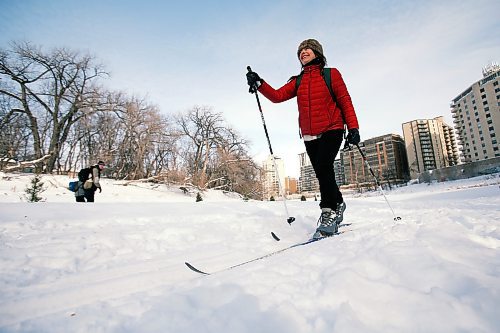 JOHN WOODS / WINNIPEG FREE PRESS
Lindsay Somers, who uses Winnipeg&#x573; river ice trails to commute to work and to exercise with her friends and running club, is photographed on the Assiniboine River trail at the Hugo Dock  terminus Sunday, January 30, 2022. 

Re: Abas