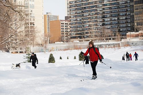 JOHN WOODS / WINNIPEG FREE PRESS
Lindsay Somers, who uses Winnipeg&#x573; river ice trails to commute to work and to exercise with her friends and running club, is photographed on the Assiniboine River trail at the Hugo Dock  terminus Sunday, January 30, 2022. 

Re: Abas