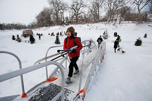 JOHN WOODS / WINNIPEG FREE PRESS
Lindsay Somers, who uses Winnipeg&#x573; river ice trails to commute to work and to exercise with her friends and running club, is photographed walking home from the Assiniboine River trail at the Hugo Dock  terminus Sunday, January 30, 2022. 

Re: Abas