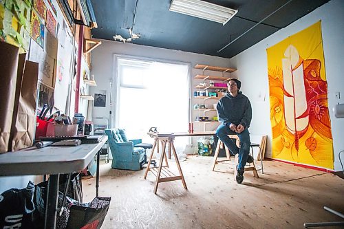 MIKAELA MACKENZIE / WINNIPEG FREE PRESS

Jordan Stranger poses for a portrait in his studio in the Exchange District in Winnipeg on Friday, Jan. 21, 2022. For Eva Wasney story.
Winnipeg Free Press 2022.