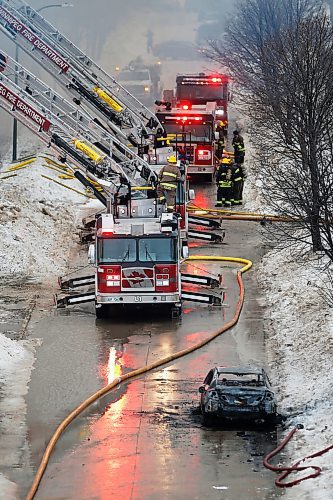 JOHN WOODS / WINNIPEG FREE PRESS
Winnipeg firefighters were called to an apartment block under construction on Kimberley to fight a fire Monday, January 31, 2022. 

Re: ?