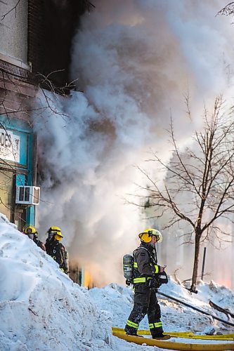 MIKAELA MACKENZIE / WINNIPEG FREE PRESS

Firefighters battle a fire at Portage Avenue and Langside Street in Winnipeg on Wednesday, Feb. 2, 2022. Standup.
Winnipeg Free Press 2022.