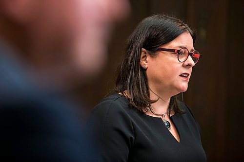 MIKAELA MACKENZIE / WINNIPEG FREE PRESS

Premier Heather Stefanson (right) and chief provincial public health officer Dr. Brent Roussin give a public health order update at the Manitoba Legislative Building in Winnipeg on Wednesday, Feb. 2, 2022. Standup.
Winnipeg Free Press 2022.