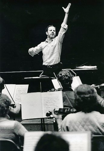 WAYNE GLOWACKI / WINNIPEG FREE PRESS

Conductor Piero Gamba, here running the orchestra through a rehearsal as a guest conductor in 1986, was the WSO&#x2019;s music director from 1971 to 1980.