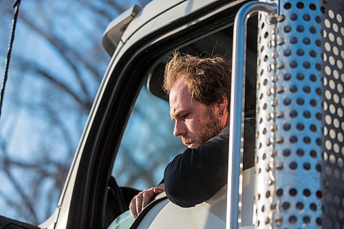 MIKAELA MACKENZIE / WINNIPEG FREE PRESS

Trucker Adam Harris participates in a rally against vaccine mandates outside of the Manitoba Legislative Building in Winnipeg on Friday, Feb. 4, 2022. For Carol/Danielle story.
Winnipeg Free Press 2022.