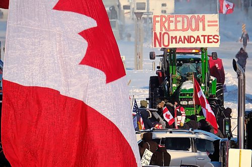 MIKE DEAL / WINNIPEG FREE PRESS
Protesters block the entrance to the Manitoba Legislative building on Broadway Avenue and have parked their trucks along Memorial early Friday morning.
220204 - Friday, February 04, 2022.