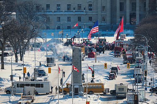 MIKE DEAL / WINNIPEG FREE PRESS
Protesters block the entrance to the Manitoba Legislative building on Broadway Avenue and have parked their trucks along Memorial all day Friday.
220204 - Friday, February 04, 2022.