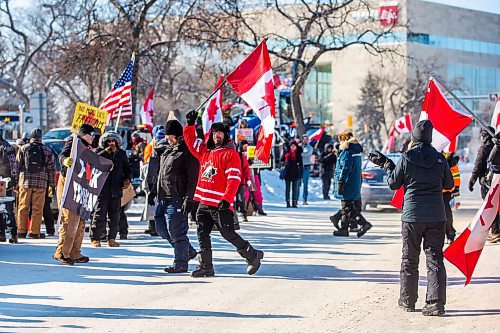 MIKAELA MACKENZIE / WINNIPEG FREE PRESS

Folks rally against vaccine mandates and in support of truckers outside of the Manitoba Legislative Building in Winnipeg on Friday, Feb. 4, 2022. For Carol/Danielle story.
Winnipeg Free Press 2022.