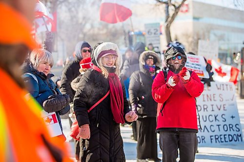 MIKAELA MACKENZIE / WINNIPEG FREE PRESS

Folks rally against vaccine mandates and in support of truckers outside of the Manitoba Legislative Building in Winnipeg on Friday, Feb. 4, 2022. For Carol/Danielle story.
Winnipeg Free Press 2022.