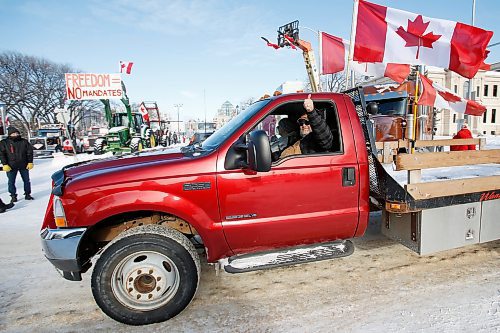 JOHN WOODS / WINNIPEG FREE PRESS
Protestors continue to rally against COVID mandates on Broadway in front of the Manitoba Legislature, Sunday, February 6, 2022. 

Re: Piche